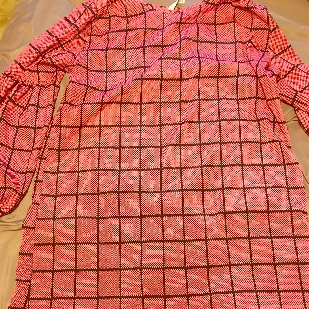Pink and black dress blown sleeve